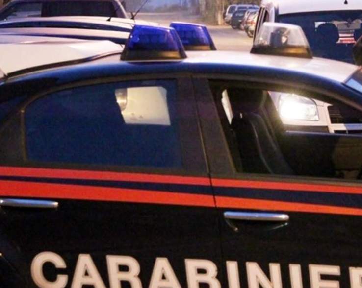 Rapinano 58enne in un centro commerciale. Due persone ai domiciliari, arrestati dai Carabinieri