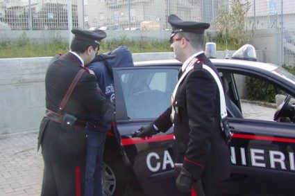 Napoli quartieri spagnoli: Carabinieri arrestano 24enne per lesioni e rapina