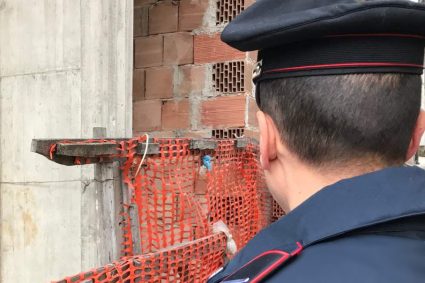 Violate le norme in materia di sicurezza sul lavoro. Carabinieri elevano sanzioni per oltre 12 mila euro
