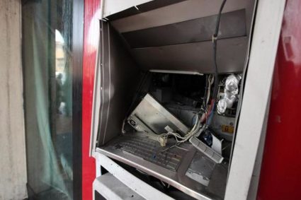 Assalti ai bancomat con esplosivo. Sgominata banda attiva in Irpinia e nelle province di Foggia, Lecce e Palermo
