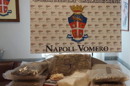 Carabinieri arrestano pusher con più di 5 chili di marijuana. Ha 53 anni ed è incensurato