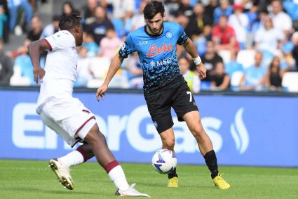 Doppio Anguissa e Kvaratskhelia, il Napoli “mata” il Torino: 3-1