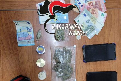 Beccati in auto con la droga dai Carabinieri: 3 pusher in manette
