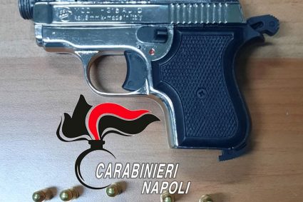 Pistola a salve alterata per sparare sul serio: 23enne arrestato dai Carabinieri