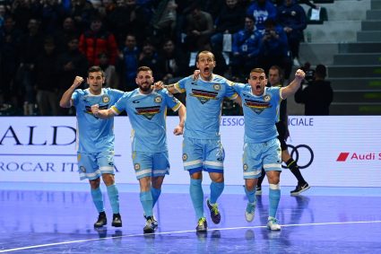 Il Napoli Futsal tesse la tela, il Cobra Borruto morde il Pesaro: è 5-2 ad Aversa