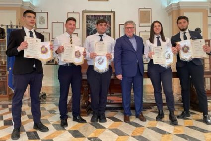 Il Commissario Caradonna premia i migliori studenti del Villaggio